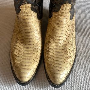 Men’s cowboy boots   Size 10.  Alligator